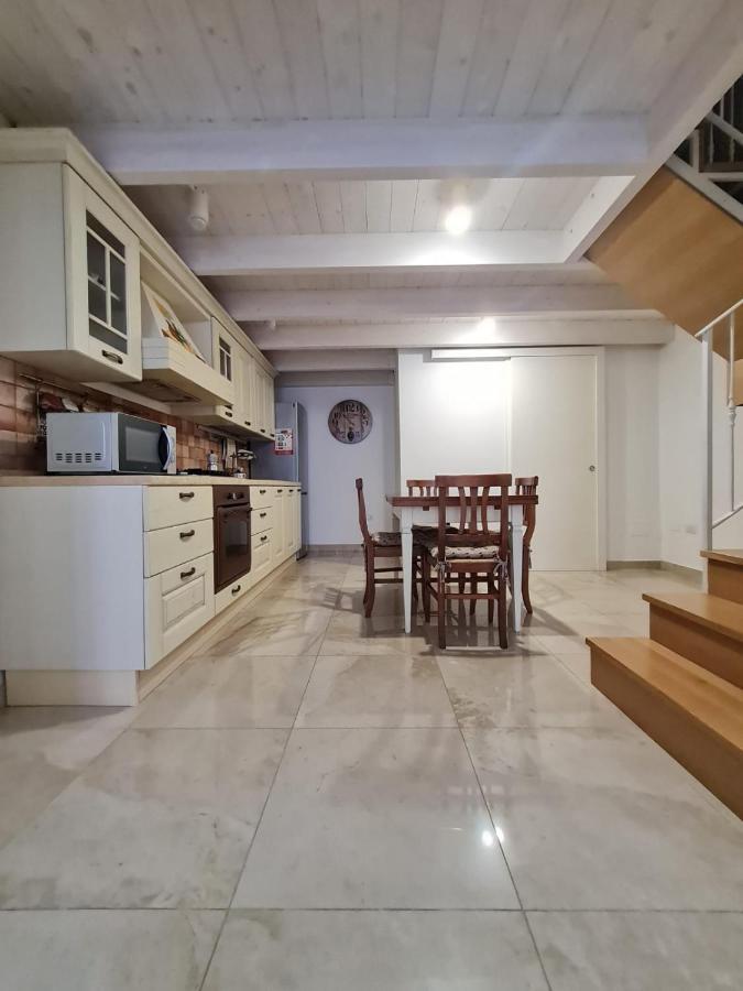 Flat 24 Maggio Apartment Lecce Bagian luar foto