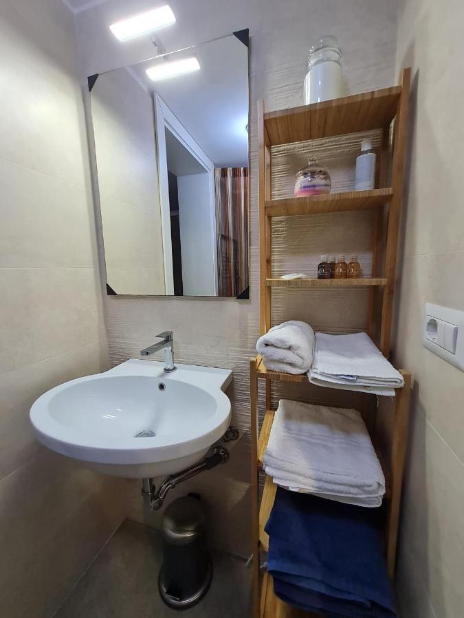 Flat 24 Maggio Apartment Lecce Bagian luar foto