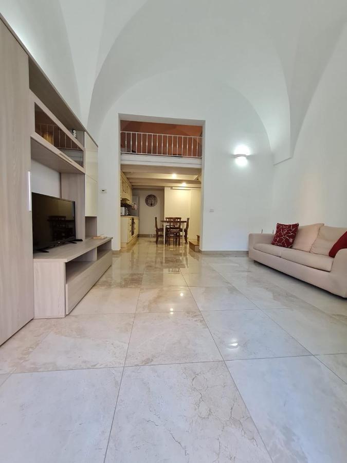 Flat 24 Maggio Apartment Lecce Bagian luar foto