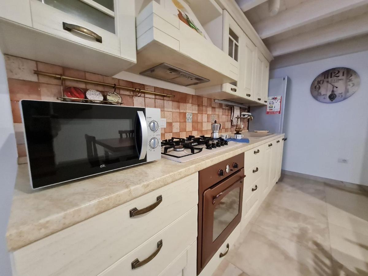 Flat 24 Maggio Apartment Lecce Bagian luar foto